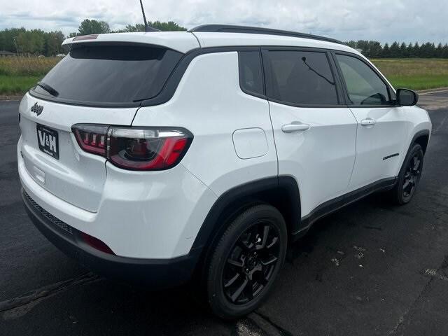 2025 Jeep Compass COMPASS LATITUDE 4X4