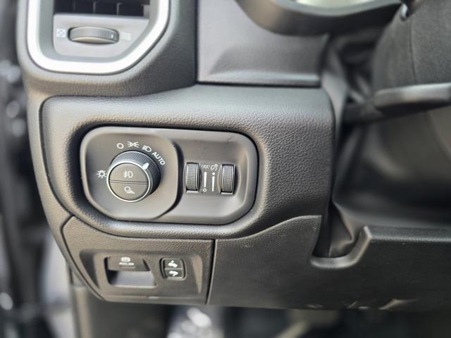 2025 RAM Ram 1500 RAM 1500 BIG HORN CREW CAB 4X4 64 BOX
