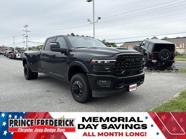 2025 RAM Ram 3500 RAM 3500 LIMITED CREW CAB 4X4 8 BOX