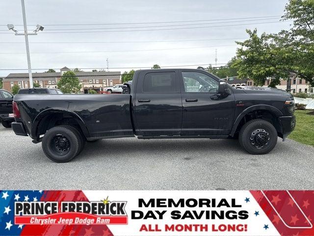 2025 RAM Ram 3500 RAM 3500 LIMITED CREW CAB 4X4 8 BOX