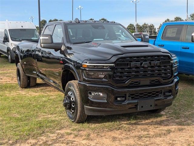 2025 RAM Ram 3500 RAM 3500 LIMITED CREW CAB 4X4 8 BOX