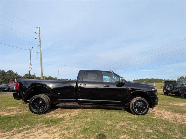 2025 RAM Ram 3500 RAM 3500 LIMITED CREW CAB 4X4 8 BOX