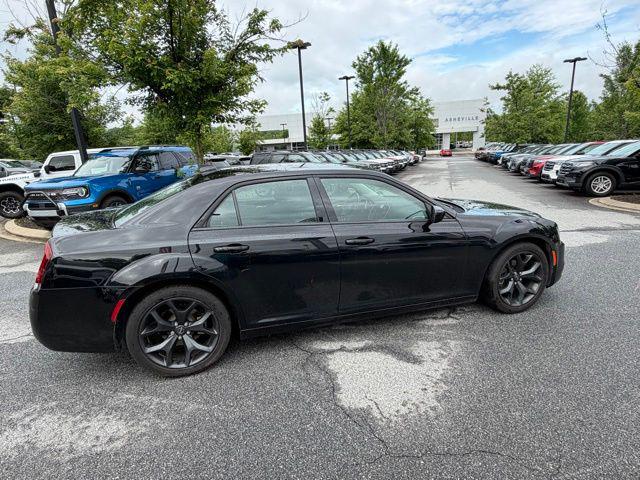 2021 Chrysler 300 Touring