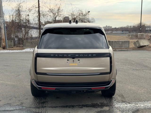 2025 Land Rover Range Rover P400 SE