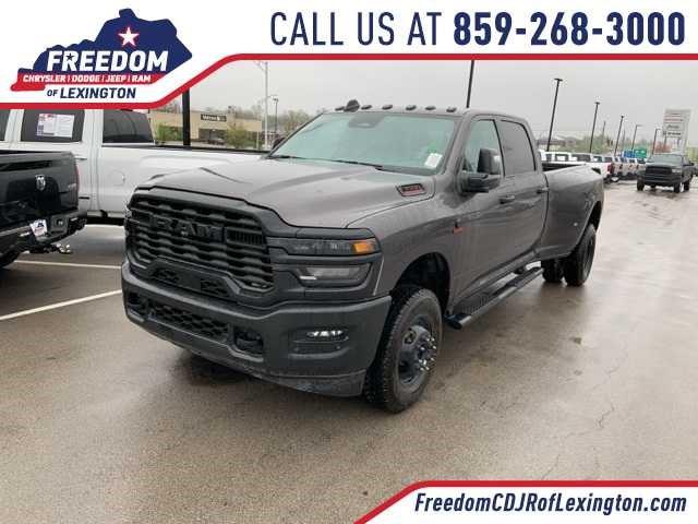 2025 RAM Ram 3500 RAM 3500 TRADESMAN CREW CAB 4X4 8 BOX