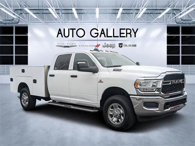 2024 RAM Ram 3500 RAM 3500 TRADESMAN CREW CAB 4X4 8 BOX