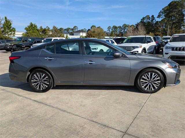 2023 Nissan Altima SV FWD