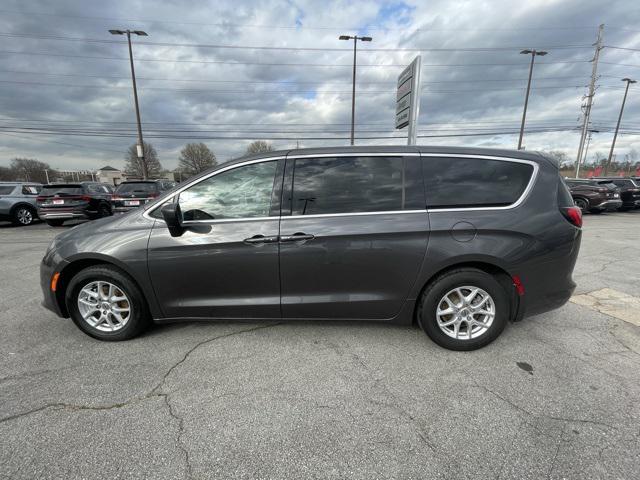 2023 Chrysler Voyager LX
