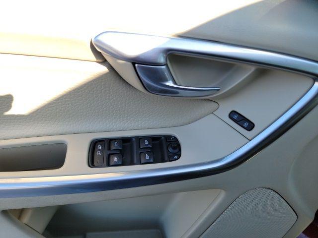 2014 Volvo XC60 Unknown