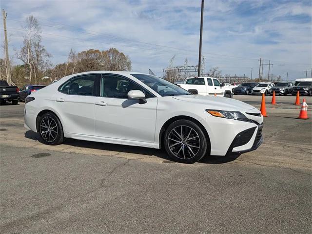 2023 Toyota Camry SE Nightshade Edition