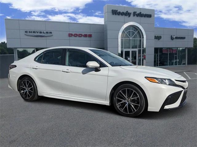 2023 Toyota Camry SE Nightshade Edition