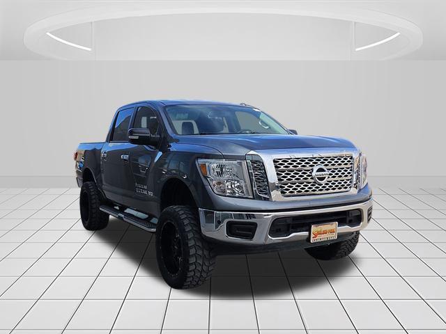 2018 Nissan TITAN SV