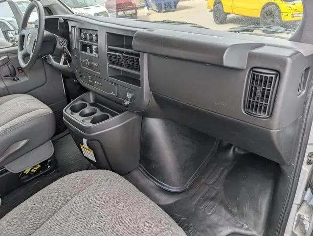 2024 Chevrolet Express Cutaway 4500 Van
