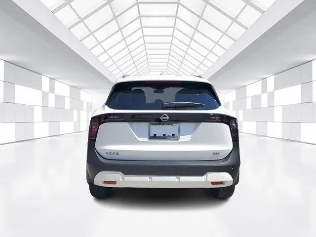 2025 Nissan Kicks SR FWD