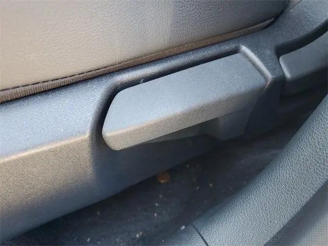 2025 Nissan Kicks SR FWD