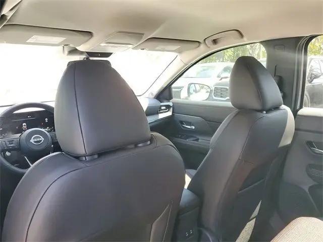 2025 Nissan Kicks SR FWD