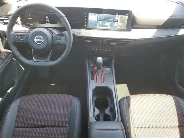 2025 Nissan Kicks SR FWD