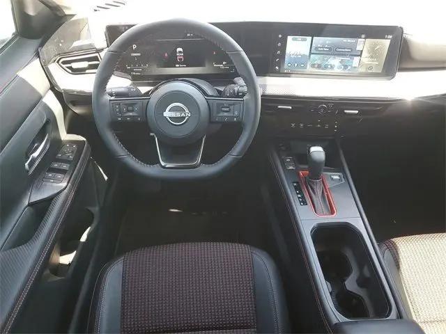 2025 Nissan Kicks SR FWD