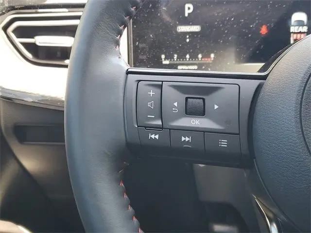 2025 Nissan Kicks SR FWD