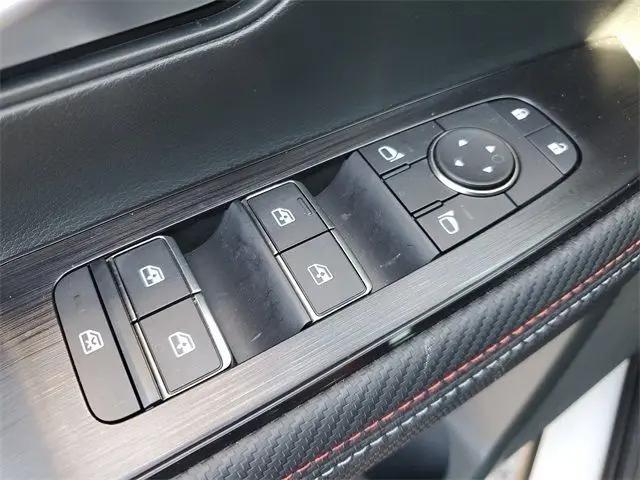 2025 Nissan Kicks SR FWD
