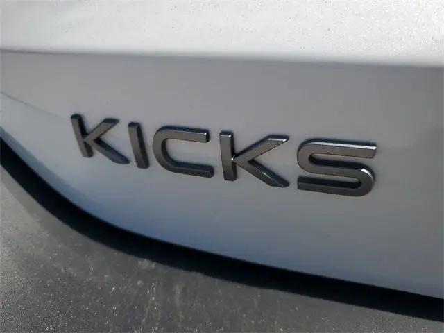 2025 Nissan Kicks SR FWD