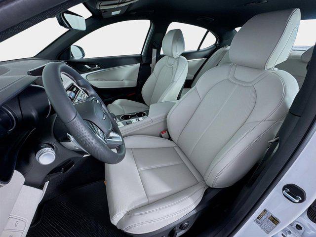 2025 GENESIS G70 Standard - Photo 11