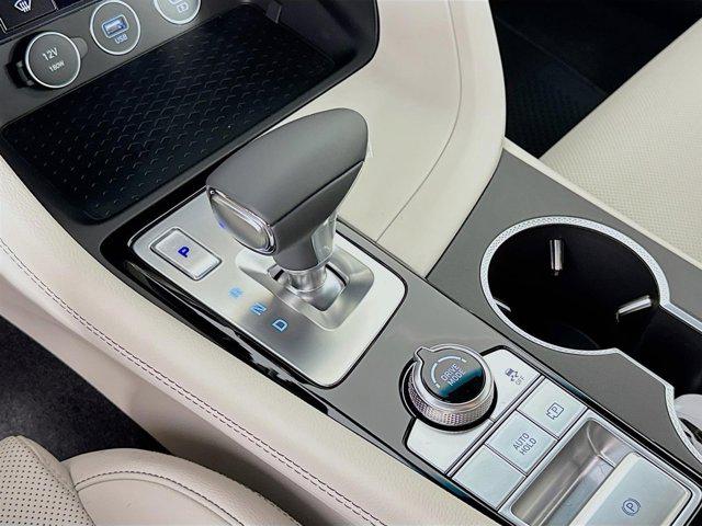 2025 GENESIS G70 Standard - Photo 18