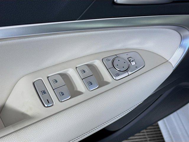 2025 GENESIS G70 Standard - Photo 19