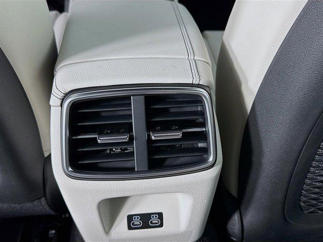 2025 GENESIS G70 Standard - Photo 25
