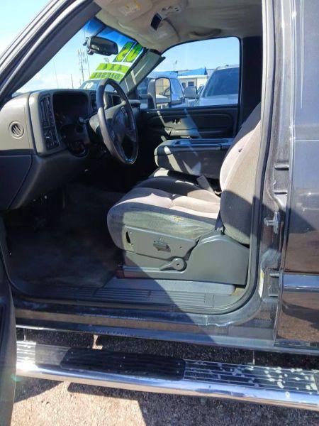 2005 Chevrolet Silverado 2500HD LS