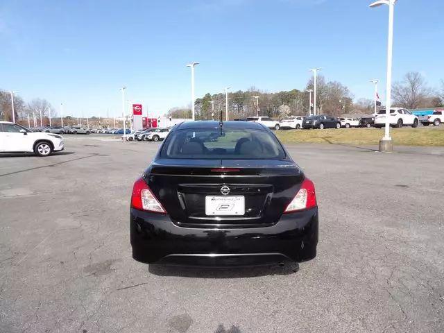 2018 Nissan Versa 1.6 S+