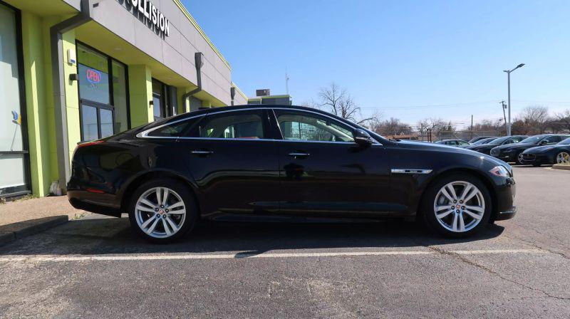 2017 Jaguar XJ R-Sport