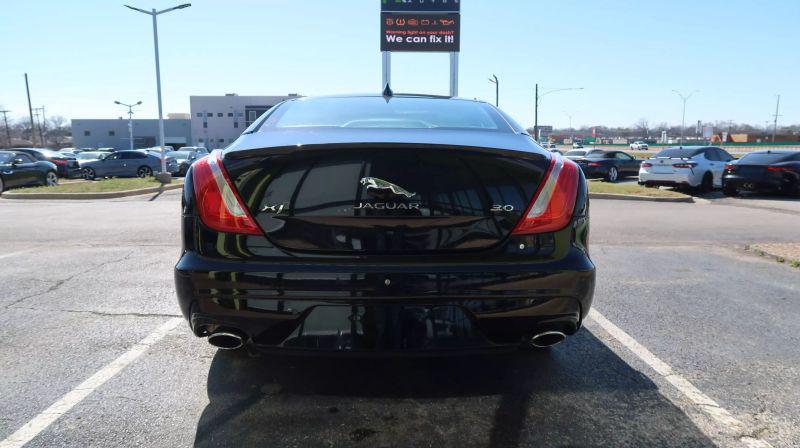 2017 Jaguar XJ R-Sport