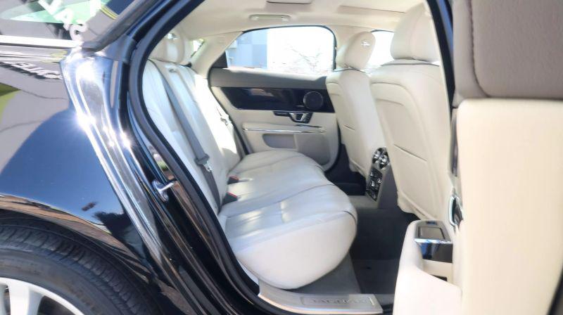 2017 Jaguar XJ R-Sport