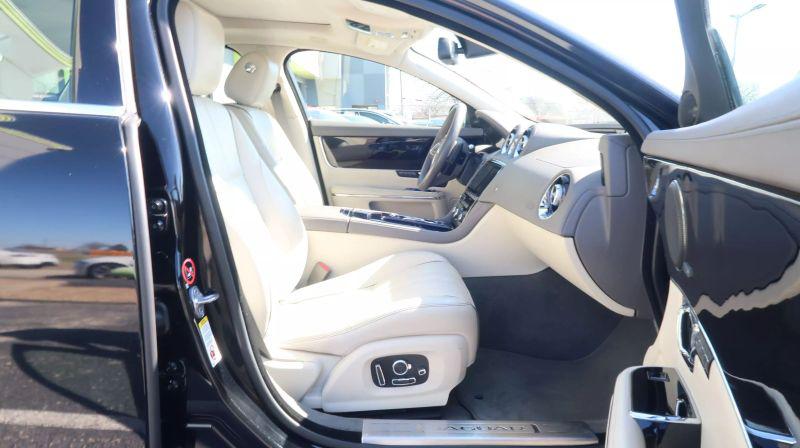2017 Jaguar XJ R-Sport