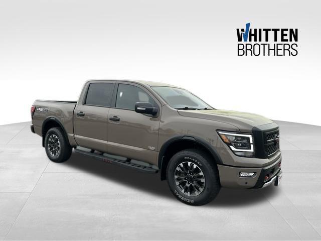 2022 Nissan TITAN Crew Cab PRO-4X 4x4
