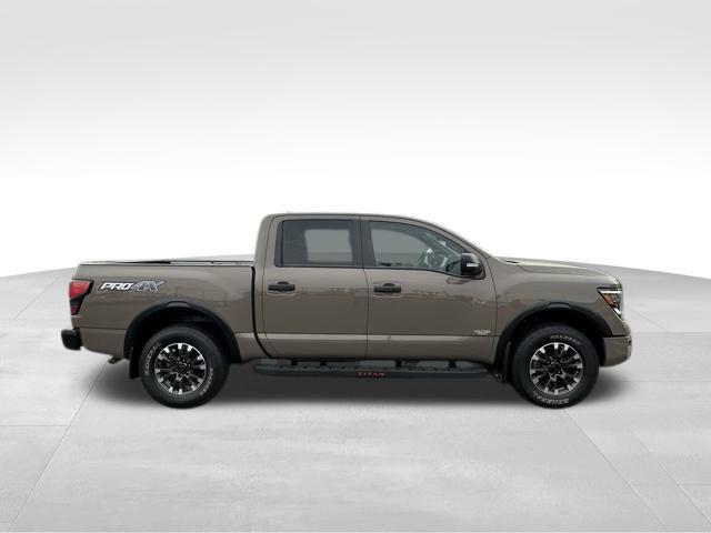 2022 Nissan TITAN Crew Cab PRO-4X 4x4
