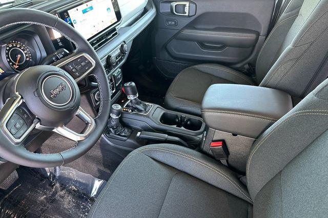 2025 Jeep Wrangler 4-Door Sahara 4x4