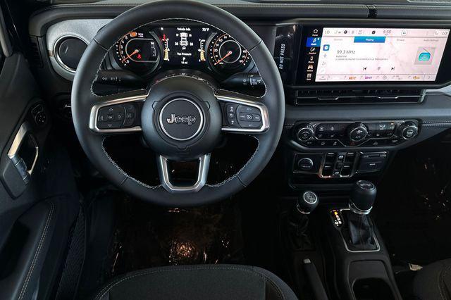 2025 Jeep Wrangler 4-Door Sahara 4x4