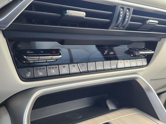 2025 Mazda X-90 Premium Plus Package