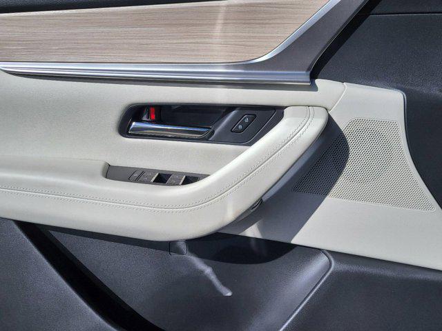 2025 Mazda X-90 Premium Plus Package