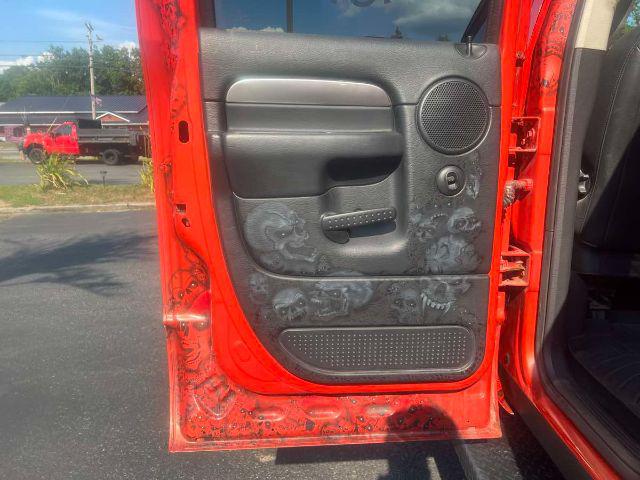 2004 Dodge Ram 3500 SLT/Laramie
