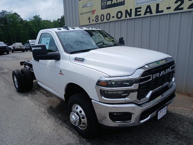 2025 RAM Ram 3500 Chassis Cab RAM 3500 TRADESMAN CHASSIS REGULAR CAB 4X4 60 CA