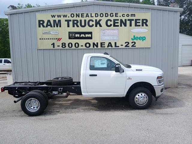 2025 RAM Ram 3500 Chassis Cab RAM 3500 TRADESMAN CHASSIS REGULAR CAB 4X4 60 CA