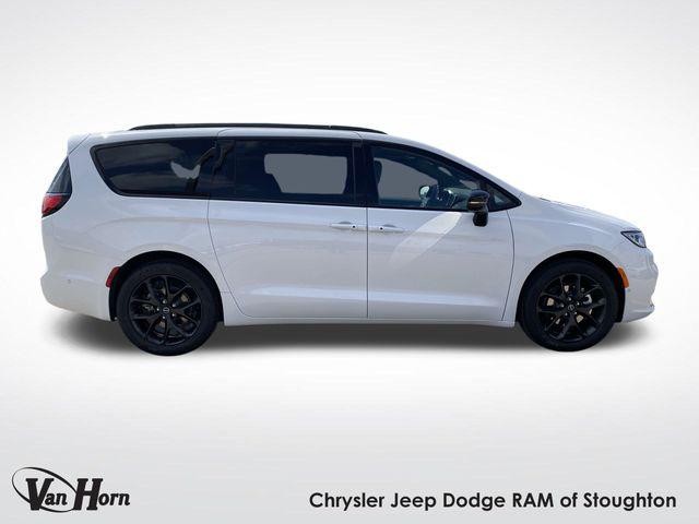 2025 Chrysler Pacifica PACIFICA LIMITED
