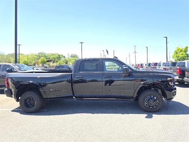 2025 RAM Ram 3500 RAM 3500 LIMITED CREW CAB 4X4 8 BOX