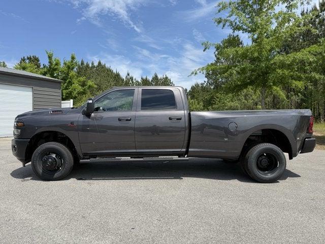 2025 RAM Ram 3500 RAM 3500 TRADESMAN CREW CAB 4X4 8 BOX