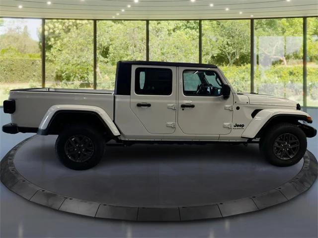 2025 Jeep Gladiator GLADIATOR SPORT S 4X4