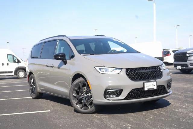 2025 Chrysler Pacifica PACIFICA LIMITED