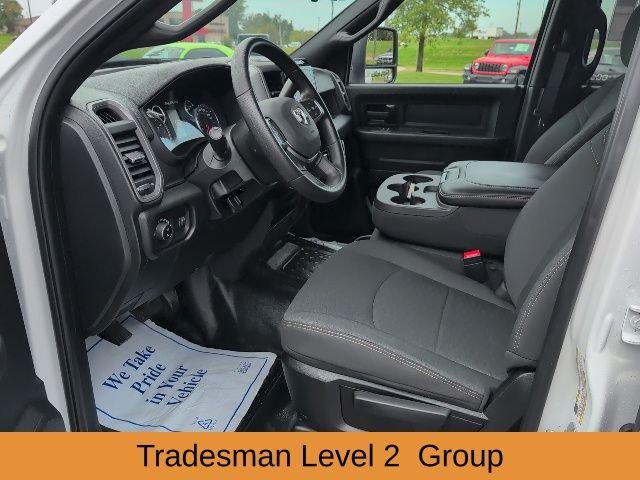 2025 RAM Ram 3500 Chassis Cab RAM 3500 TRADESMAN CREW CAB CHASSIS 4X4 60 CA